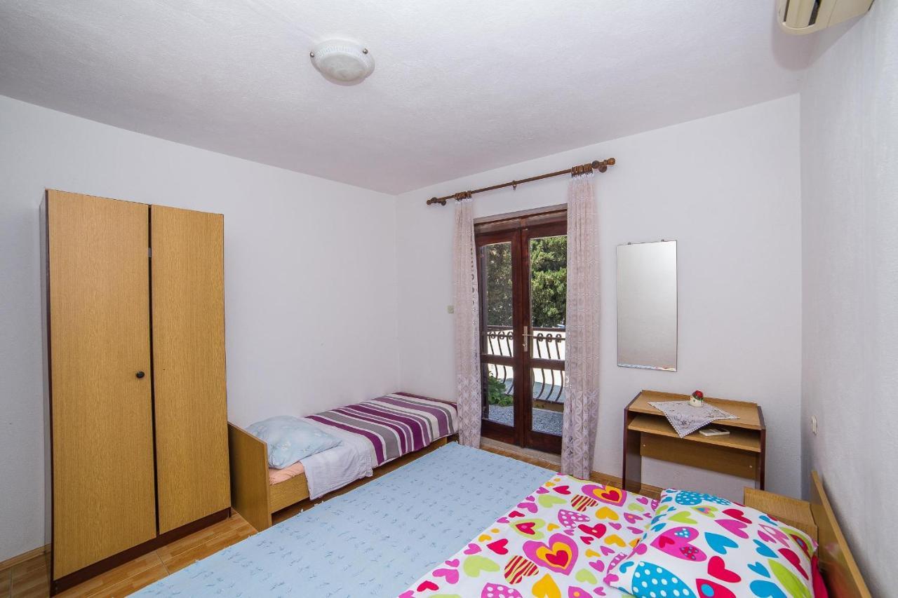 Apartments And Rooms Drpic Splitska Esterno foto