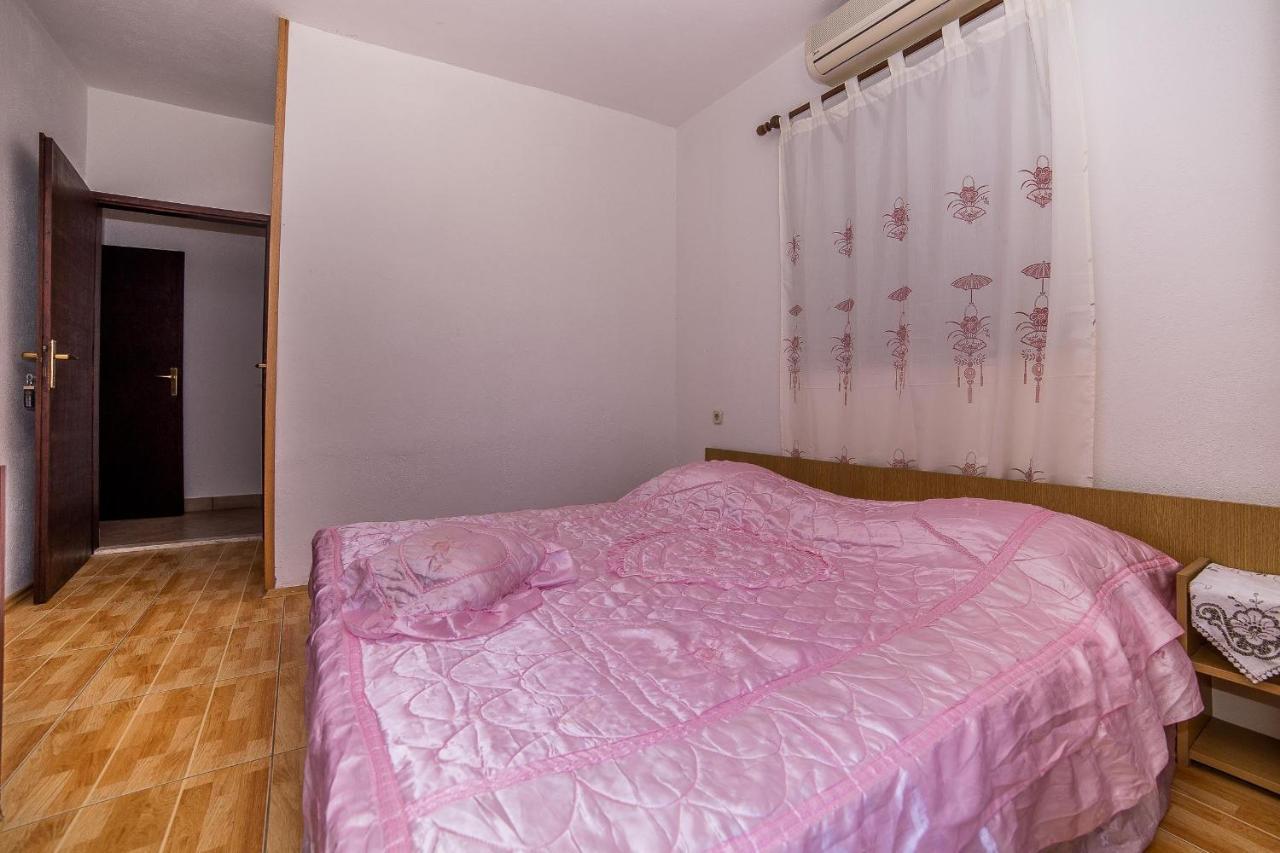 Apartments And Rooms Drpic Splitska Esterno foto