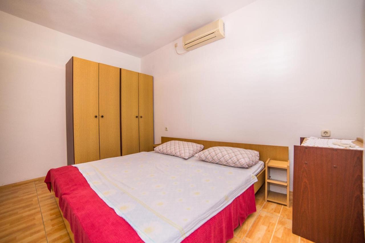 Apartments And Rooms Drpic Splitska Esterno foto