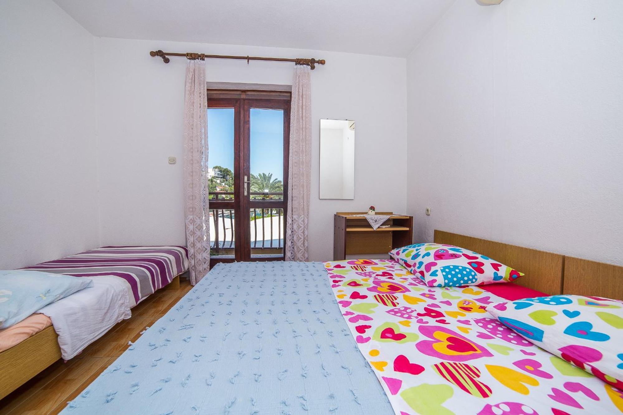 Apartments And Rooms Drpic Splitska Esterno foto